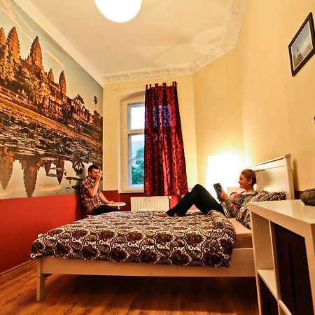 Poco Loco Hostel Познань Экстерьер фото