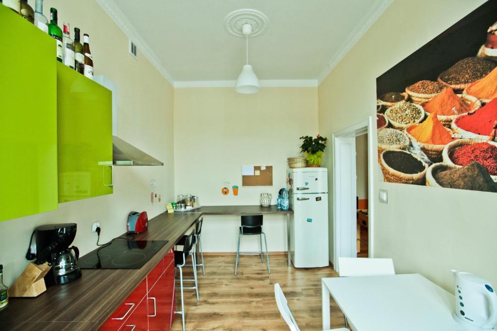 Poco Loco Hostel Познань Экстерьер фото