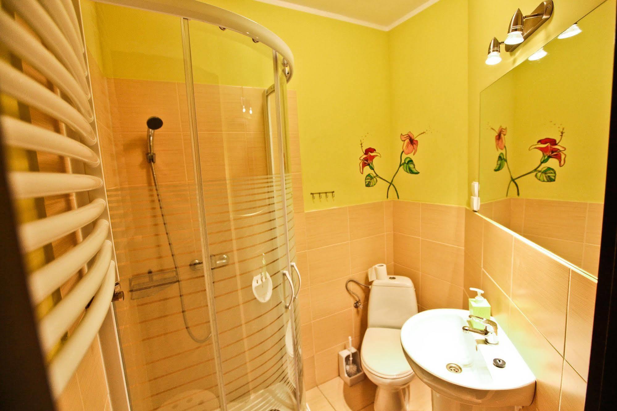 Poco Loco Hostel Познань Экстерьер фото