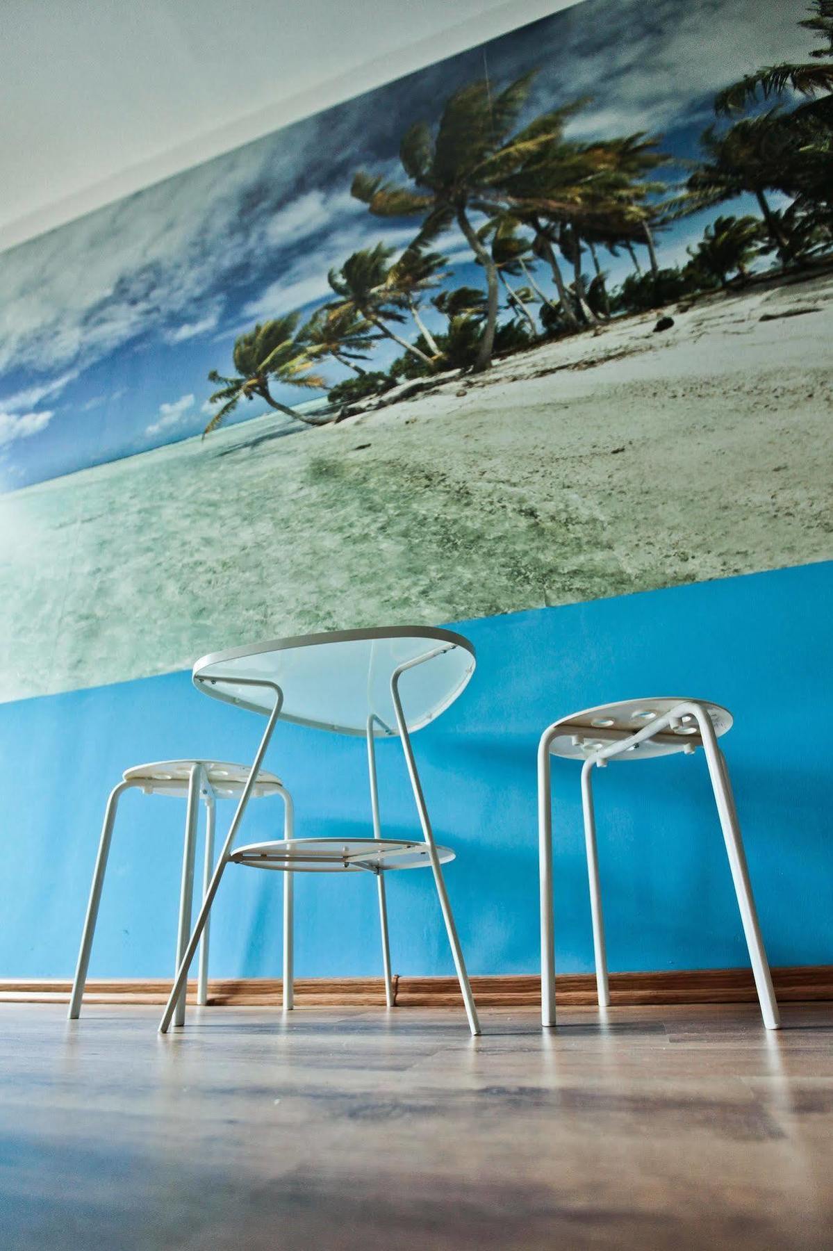 Poco Loco Hostel Познань Экстерьер фото