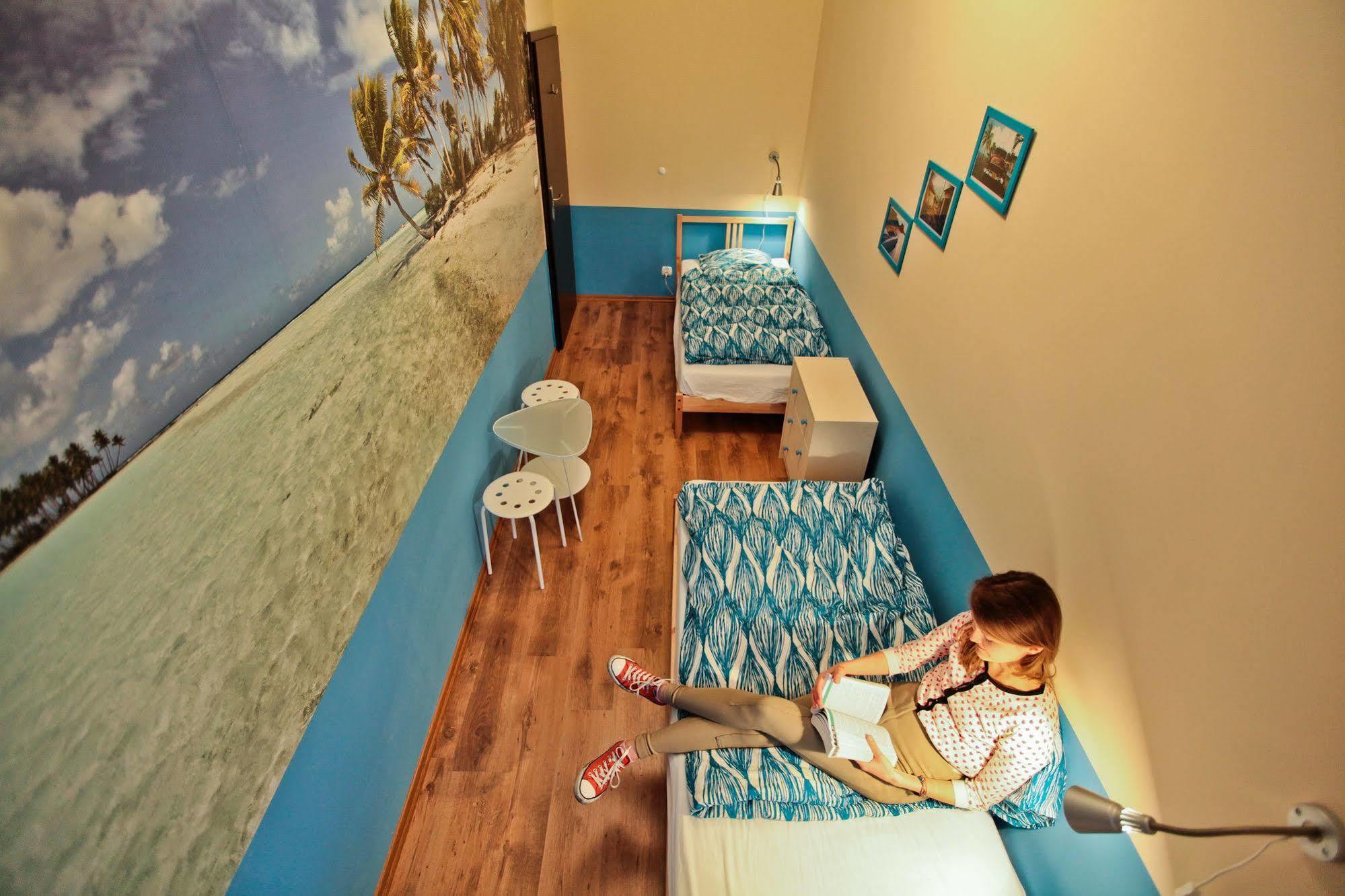 Poco Loco Hostel Познань Экстерьер фото