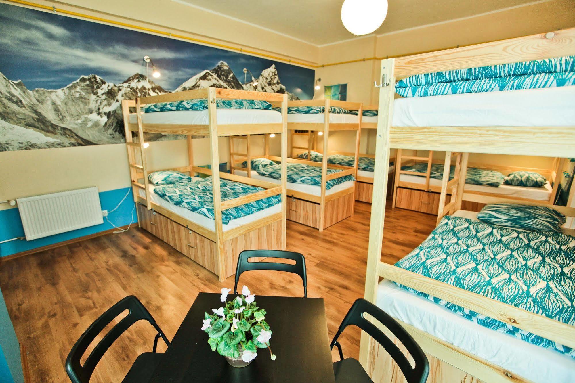 Poco Loco Hostel Познань Экстерьер фото