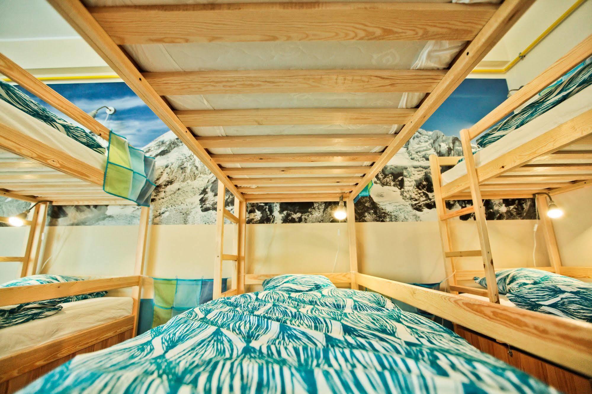 Poco Loco Hostel Познань Экстерьер фото