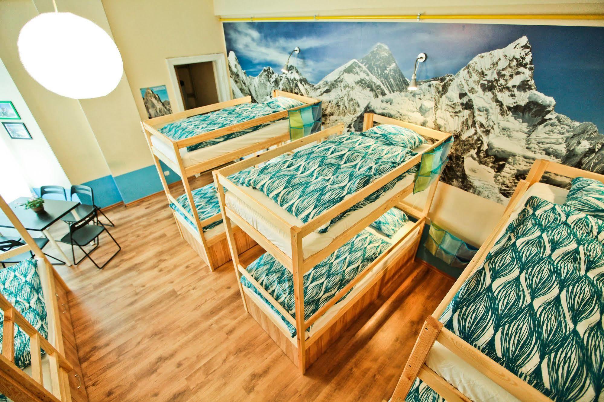 Poco Loco Hostel Познань Экстерьер фото