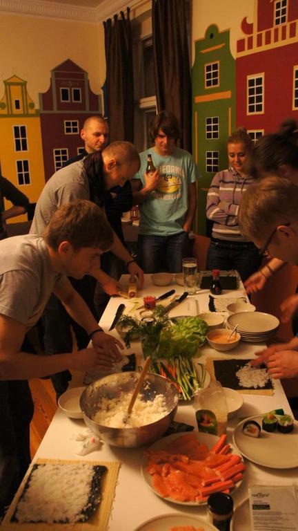 Poco Loco Hostel Познань Экстерьер фото