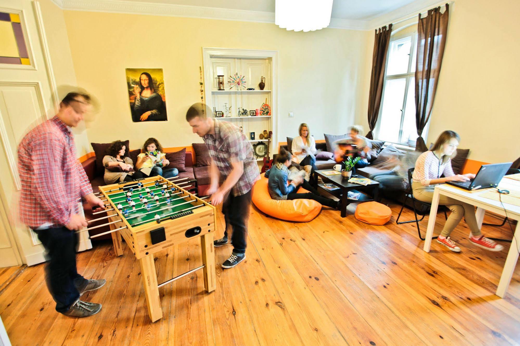 Poco Loco Hostel Познань Экстерьер фото